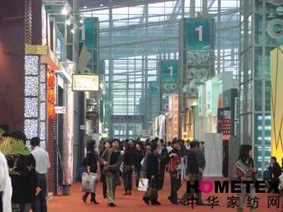 �r����Ʒ���c��(chu��ng)�£����ڇ��H�Ҽ�չ�����