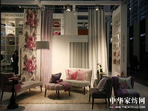 ���ڲ�ˇչ ׌��չ�̝M��֮���H����