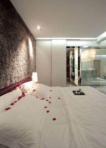 冷色調+淡彩成就通透舒適家園