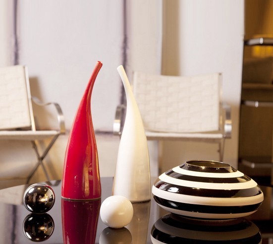 陶瓷花瓶顯靈氣