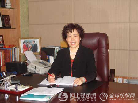 �R��Ь������Ƽ:���\�鱾�TƷ��