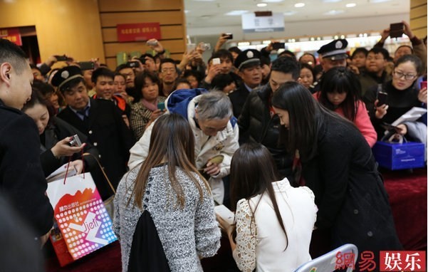 �����o�����ە�(hu��)��������۽z