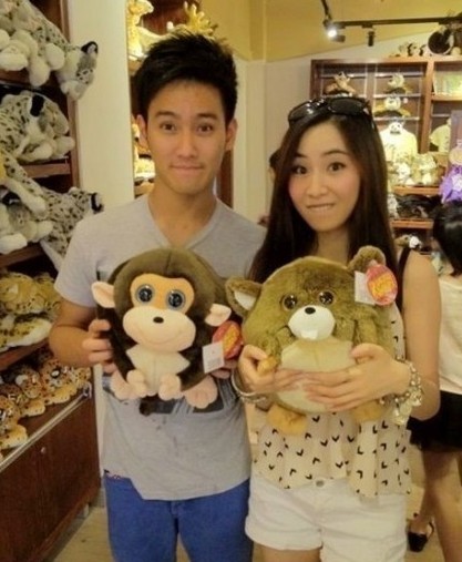 趙雅芝小兒子與女友親密照曝光