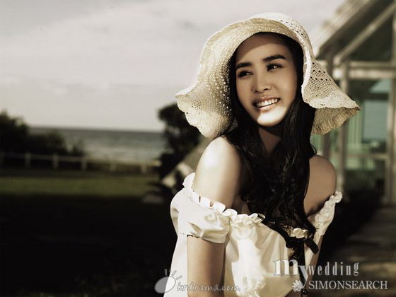 �λۆ���Ӣ��һ���n���ͱ��t��Ů��