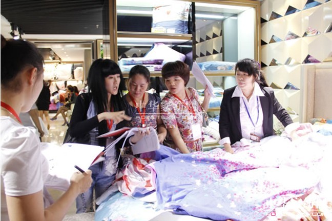 居夢萊召開2013秋冬新品發(fā)布會