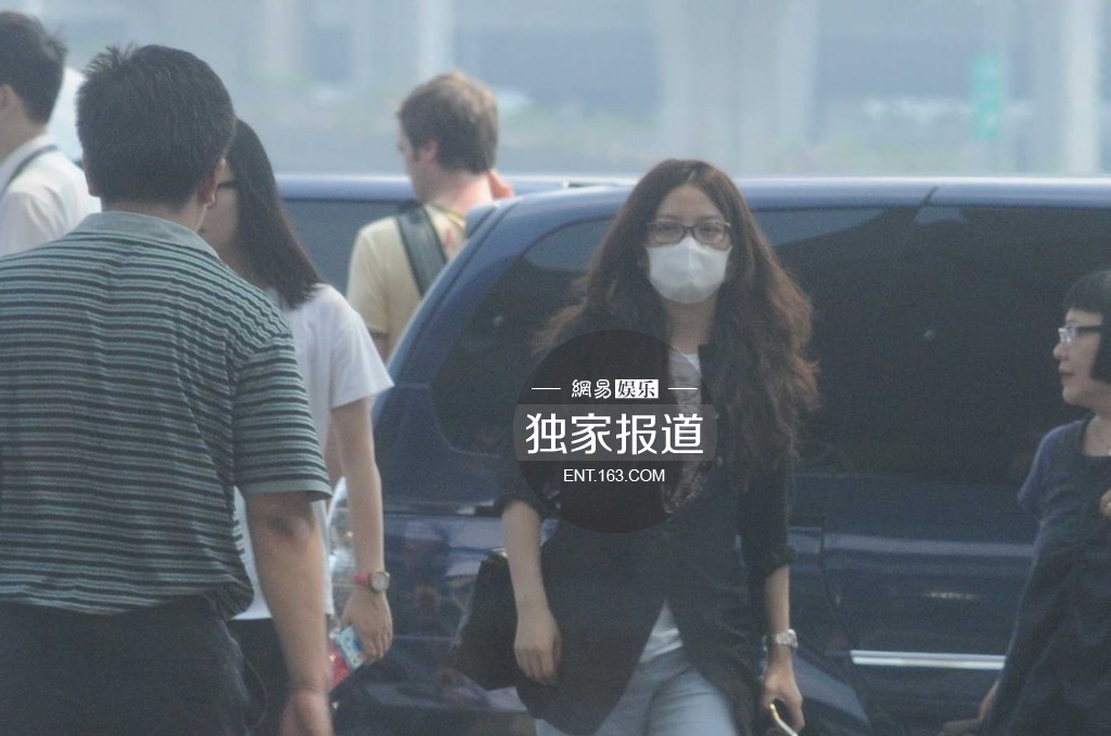 �wޱ�yŮ�F��C�����͵�ķ��_����