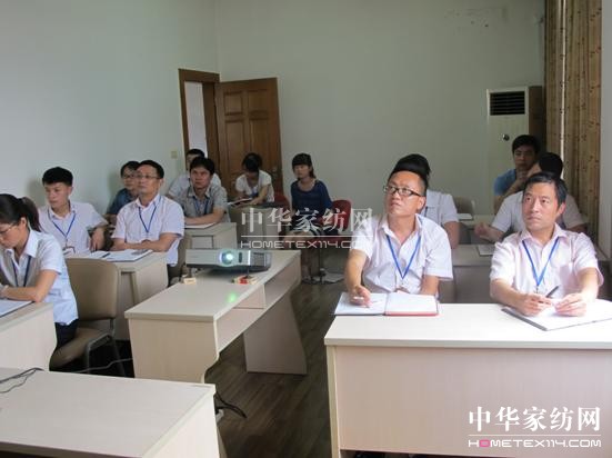 ���Z�żҼ���2013���n��(gu��)���A��܇(ch��)��(ji��ng)�����(d��ng)