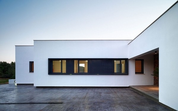 田園質(zhì)樸風(fēng)格的西班牙住宅(3)