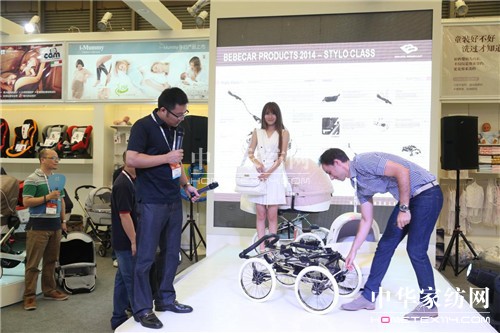 i-baby�ɞ�CBMEչ�����c��i-mummy�W���ǈ�