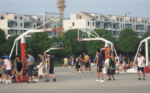 喜日來(lái)家紡 全民健身籃球賽持續(xù)開(kāi)展