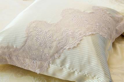 歐派家紡:婉約端莊,知性優(yōu)雅