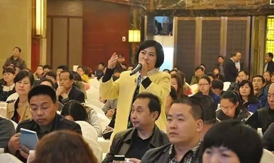 2015�Ї����H����̄�(w��)���[��(���)�ƽ��