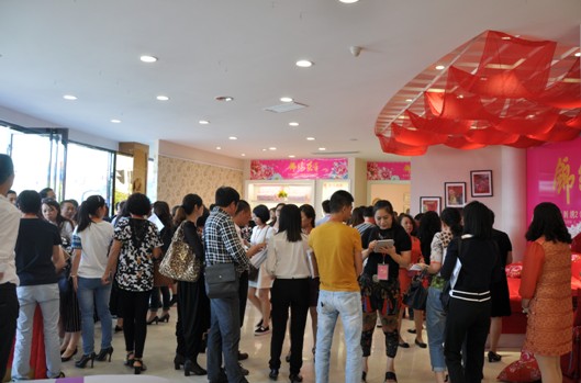 “錦繡東方”東方刺繡家紡2015秋冬新品發布會召開