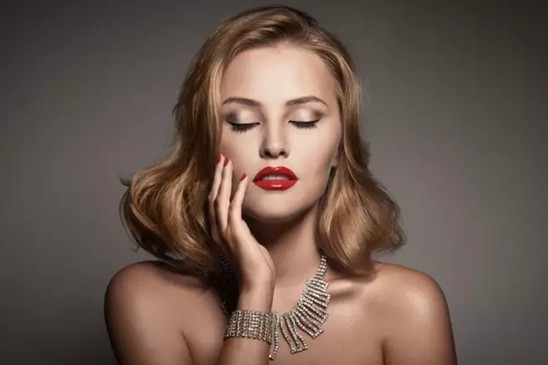 Ů�����@�ӟ��ɵ����z���D��zS+��Ů�������