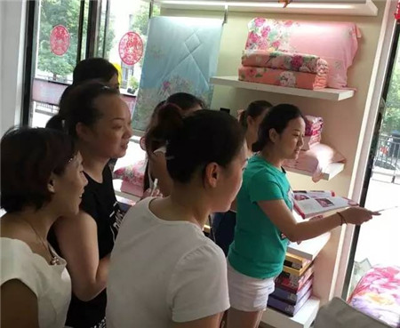 �Pʢ�Ҽ���������񹲾ۣ�ͬ���＾�x��