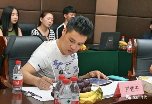 ��һ��(ch��ng)�O(sh��)Ӌ(j��)�L(f��ng)�����򺣌��������wܛ�b�O(sh��)Ӌ(j��)�M���\�������������_�u(p��ng)��