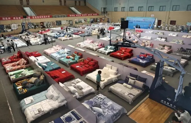 �Ҹ�������ζϯ����ͨ������������300���Ҽ��aƷ��Ů��ʣ�