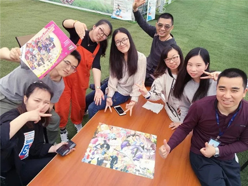 �Pʢ����F����ӨO���澳���ƵZͬ�У�