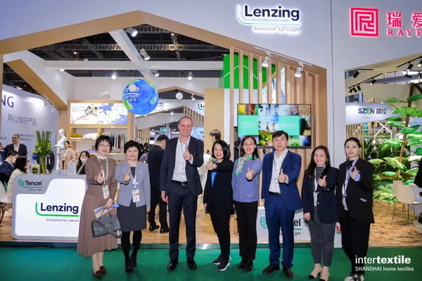 �m���y��Ʒ����2023intertextile�Ҽ�չ��(li��n)��8�ҹ���(y��ng)朻���_(k��i)��һ��(ch��ng)��̼֮��