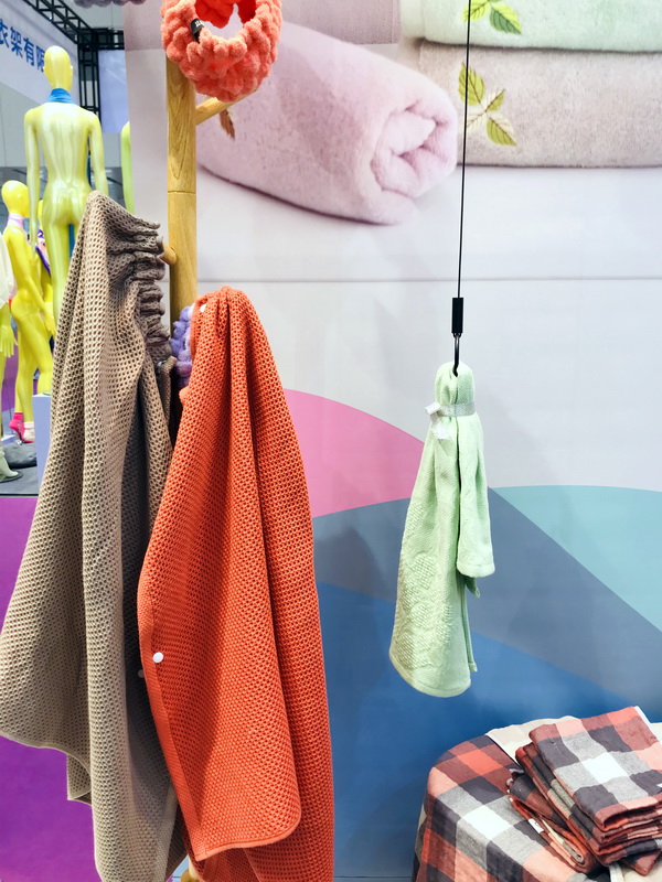 ���ϰ�ɫǧˇ���x����(gu��)�W(xu��)ë��--�L�ӱ�ǧˇ����Ʒ�������޹�˾���T�˴�����(qi��ng)