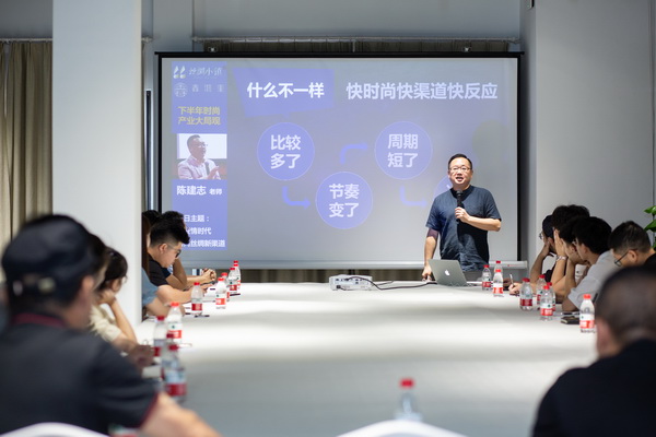 ��������r�����h�r��δ���lչ�����}Փ���ں��ݽz�IС��e��