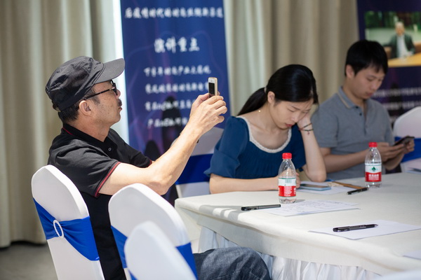 ��������r�����h�r��δ���lչ�����}Փ���ں��ݽz�IС��e��