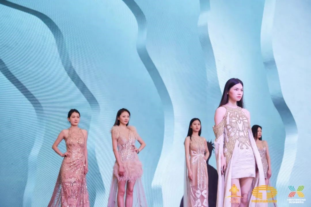 鋪就專精特之路,實(shí)現(xiàn)高質(zhì)量發(fā)展--2022中國紡織供應(yīng)鏈大會(huì)在南通隆重舉行